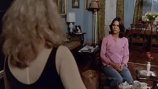 Linda estudante em f ...
