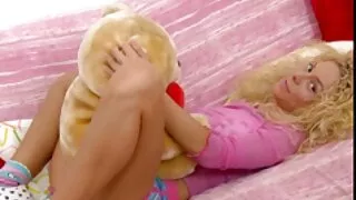 Morena peituda filme ...