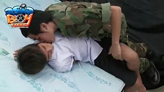 Duas cadelas curvilí ...