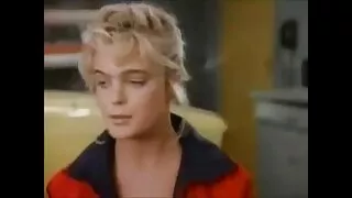 Mulher voluptuosa Ad ...