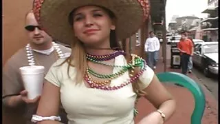 A cabeça loira e fle ...